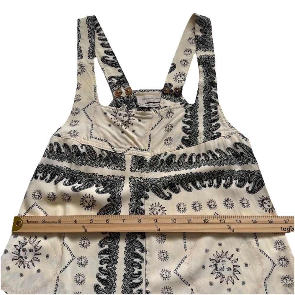 Urban Outfitters Pocket Full Posey Bandana Romper Womens XS Lightweight Pockets - Picture 8 of 11